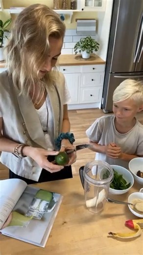 Join us!!! Hugo and I are making the Food Matters Signature Green Smoothie 🌱 The star ingredient 🥑 avocado does wonders for our hair and skin thanks to its healthy fats and vitamins. It helps keep you fuller for longer, and don't worry - the avocado taste is discreet in this recipe. Here's What You'll Need to Make It 💚 1/2 avocado 💚 1 medium banana, peeled and sliced, preferably frozen 💚 1 cup baby spinach 💚 1 tablespoon hemp seeds 💚 1 tablespoon nut butter 💚 1 Medjool date, pitted 💚 1 