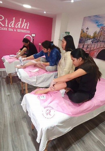 Comprehensive Waxing Training Courses with Certification