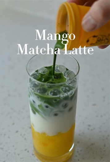 Mango matcha latte with matcha mini shaker🥭🍵 🗒Ingredients: - Ripe mango, peeled and chopped - Sugar, to taste - Ice - Milk - Matcha (prepared with hot water) 🗒Instructions 1. Peel the mango and blend it with sugar until smooth to make a mango purée. 2. Spoon the mango purée into the bottom of a glass. 3. Add ice. 4. Pour in the milk. 5. Gently pour the prepared matcha over the top. ----- ----- ----- 🛒 denstea.com #matcha #denstea