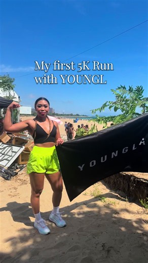 I have been lifting and strength training for 6 years and only this year I’ve started to incorporate running in my training. I could barely run for one minute straight on a treadmill to joining a 5k run, I’m just so proud of myself. That truly just goes to show that consistency and discipline comes a long way! I had such an amazing time and doing this with @Mac, I love you! Thank you @YOUNGLA for having this event in Chicago! It was incredible! Pleasure to meet the goat @Jerdani Kraja, such a wa