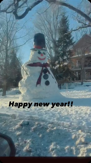 ▫️HITOMI JOHNSTON▫️ on Instagram: "Happy new year!! Every year, I’ve wanted to make Osechi (Japanese new years food ) but I could never quite get myself motivated to do it. This year, though, I finally tried making a casual, simplified version of osechi, with a few tweaks to make it easier 😊 I enjoyed cooking so much! *A huge snowman on the way to work. It warms my heart every time I pass by ☃️ あけましておめでとう！ いつもお節料理作ってみたいなーと思っていたけどなかなか重い腰があがらず😅今年は簡単な食べやすいものにかえたりしてなんとか作ってみました。作りだすと楽しい！笑 オタワで手に入る材