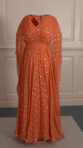 Royal style to stand out 🤩 Sir Hardy Amies designed this dazzling dress for Queen Elizabeth II to wear at a State Dinner during her official visit to Bahrain in 1979. The queen wore the dress on multiple occasions, including to a royal film premiere in the same year 🎥 Amies introduced a brighter colour palette to Elizabeth II's wardrobe to ensure she stood out during public engagements 🌟 See this dress in Royal Style in the Making, our upcoming exhibition at Hillsborough Castle and Gardens! �