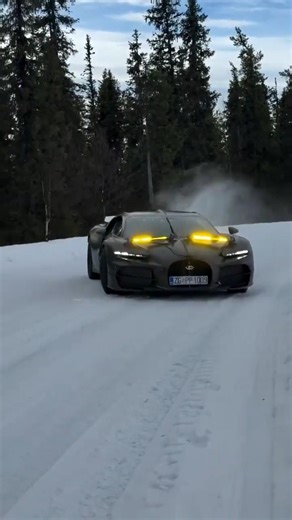 Snow 🌨️ Beast Mode ❄️🔥 Bugatti Chiron in Extreme Winter Drive #bugatti #snowdrive #supercar