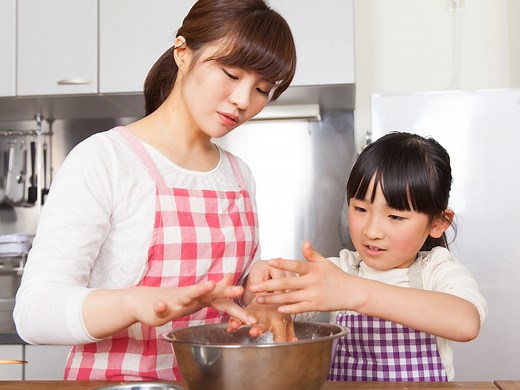 子供と一緒に料理！2歳半から5歳まで年齢別おすすめクッキング5選 [幼児食] All About