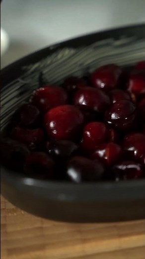 ストウブレシピ : アメリカンチェリーのクラフティ