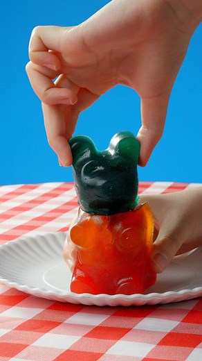 Vat19 on Instagram: "What's Inside This Gummy Bear? Buy here: https://www.vat19.com/item/gupperz-liquid-filled-gummy-candies #shorts #vat19 #curiouslyawesome #food #candy"