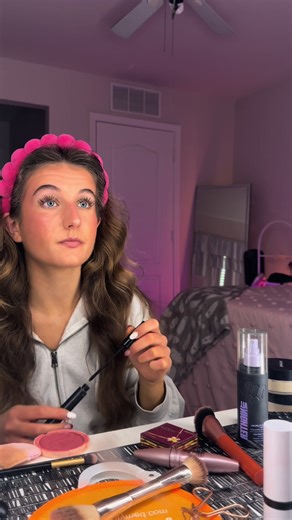 emma chamberlain never fails #CapCut #fyp #real #makeup