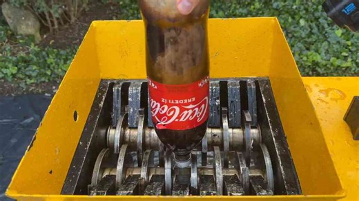 Experiment; Coca-Cola vs. Shredder - Big Eruption!