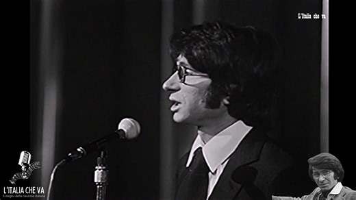 Nicola di Bari - " Lontano Lontano " (L. Tenco) 1971 Nicola Di Bari nella metà degli anni '60 alla Jolly aveva conosciuto ed era divenuto amico di Luigi Tenco. Nei primi anni settanta, il cantante pugliese era all'apice del successo, aveva vinto il Festival di Sanremo 1971, con Il cuore è uno zingaro e sempre nel 1971 Canzonissima con Chitarra suona più piano. Così aveva voluto omaggiare il grande artista e collega, con la raccolta "Nicola di Bari canta Luigi Tenco". | L'Italia che va