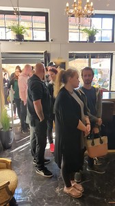 10 Uhr und der Walk in Day beginnt, der Ansturm ist riesig aber auch ihr könnt einfach noch vorbeikommen und euch euer Tattoo oder Piercing sichern😍 | Tattoo Fashion Flensborg