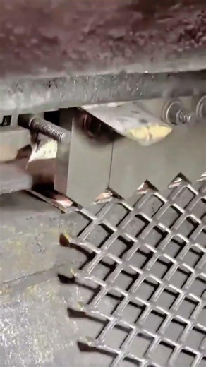 Industrial Metal Expanding Machine for Creating Strong Mesh Sheets with Precision