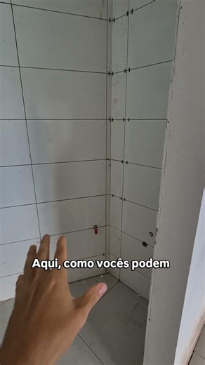 Transformamos 1 banheiro em 2 banheiros, praticamente com o mesmo espaço! #reforma #transformação