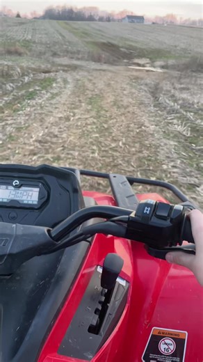 Justin Eversole (@justin.eversole90)’s videos with country boys song - captain crunch