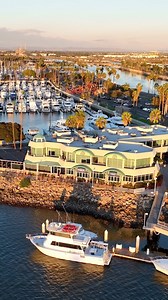 IMAGINE COMING TO BOATHOUSE ON THE BAY DURING SUNSET 🌅 Waterfront dining, stunning sunsets, and a menu filled with seafood, steak, and cocktails—all enjoyed with your best friends and family. Whether you’re soaking up live music on the patio or opting for more intimate dining in the main dining room, it’s the perfect setting for living your best life. Come experience it for yourself. #BoathouseOnTheBay #WaterfrontDining #SunsetViews #SeafoodAndSteak #LongBeachEats #LiveMusic #BestLife #DiningWi