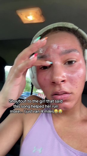 Mon (@b00g2) - Boost Your Running Motivation with This Trendy Song