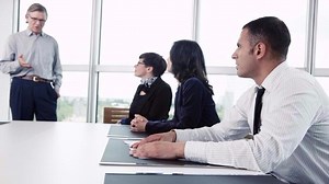 How to stand out when you speak at a meeting