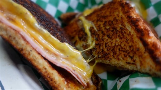 Craving breakfast? There's a San Antonio food truck dedicated to scrambled eggs, bacon and more