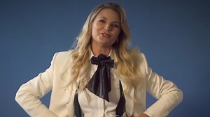 #kykNET word 25, en ons wil net vir JULLE dankie sê! Julle kyk, lag, huil, en leef saam met ons – en dit maak elke storie die moeite werd. 💙 Lees meer oor #kykNET25: https://bit.ly/4fvO5om | kykNET