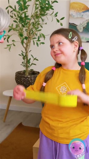 Easy Floor Cleaning! 🧹✨ Tape Sweeping Hack! 🏡