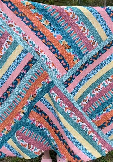 Another quilt top drop 🦋🌸 Pattern- Jelly Roll Square Quilt @Emily D #sewing #sewingtiktok #quilting #quiltingtiktok #quiltdrop