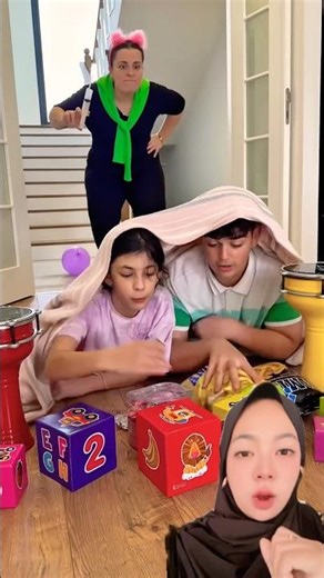 Pretending to study😱