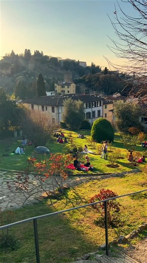 Spring in bloom 🌼Florence🌼 #travel #natureviews #aesthetic #spring #florence #italy #garden #flowers