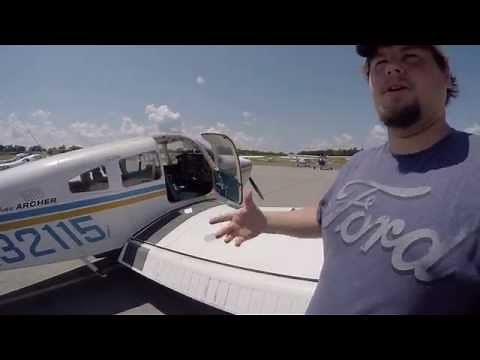 Piper PA-28 Preflight Check, takeoff and landing