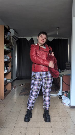 I have another piece with skulls and tartan 😁