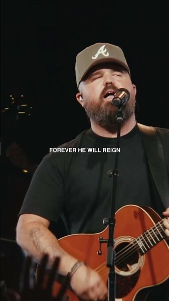 Our hope is in the King who reigns FOREVER! 👑💛 #bethelmusic #worship