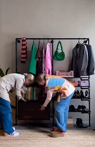 ♾️ One rack - endless solutions ♾️ Get ready to revolutionize your wardrobe game with just one rack and endless possibilities.👏🏼 From cluttered chaos to an organized space, our solutions can be customized and adapted to your changing needs.🔩🙌🏼 With the ability to deconstruct and reconstruct, our system evolves with you at every stage of your life.🖤 Maximize space and elevate your wardrobe game with ease!👌🏼 | Rackbuddy