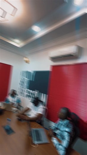 Réunion du lundi 17 novembre 2025 au siège de BSL COMMUNICATION. | Bosslife Communication