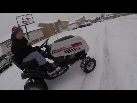 Drifting My Riding Lawn Mower In The Snow!