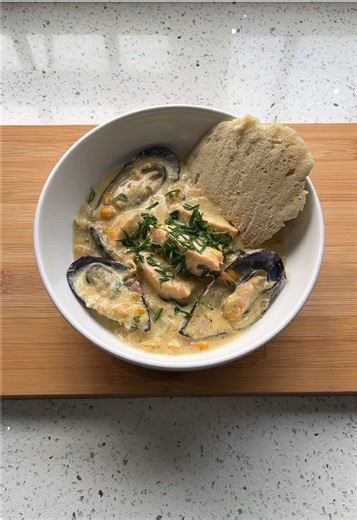 Delicious Salmon and Mussels Chowder Recipe