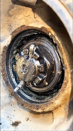 Here's How to Remove the Cotter Pin on a Truck Hub#mechanic #truck #engineering #repair #shorts