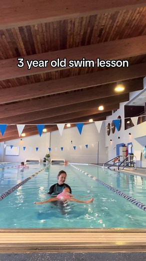 Look at that beautiful starfish!! #lingolesson “starfish” is a fun way to get kids to float on their backs!! Seems like all fun but it’s a life saving skill!! #swimlesson #swimschool #swimminglesson #mermaidlife #swimlife #backfloat #3yearold #toddlerswimming #fallswimming #toddlerswimmer #swiminstructor #swimlessonssavelives #swimtiktok #afterschoolactivities #swimcoach #toddlerswimminglessons #swimtime #afterschoolactivity #toddlerswimlessons #swimtips