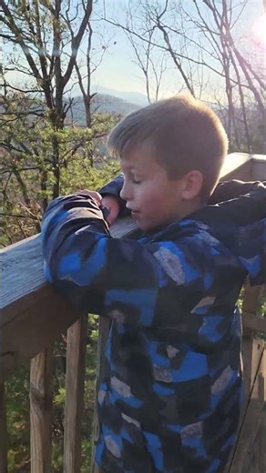 Hiking the Chimp Trails of Project Chimps in Morganton, Georgia. Paris Mountain! 2.6 miles