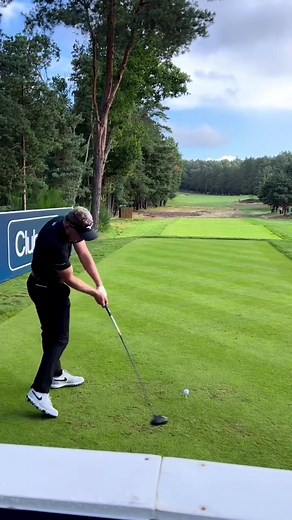 Driver on repeat. 🔁 #TeamMizuno #MizunoGolf #Nothingfeelslikeamizuno #BMWPGA