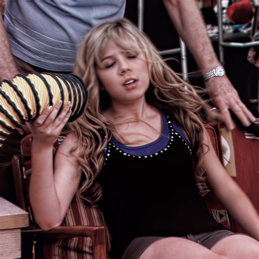 Sam clocked everyone on this show || The watermark is a bit ridiculous when you really think about it.. #rantsaep #edit #icarly #sampuckettedit #carlyshay Sam Puckett iCarly edit