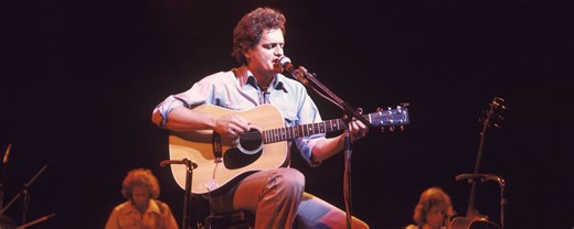 Today in 1965: Bananas Flood a Pennsylvania Street After Truck Accident, Inspiring Harry Chapin to Write a Song