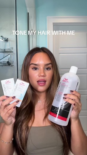 Ended up using two bottles of the Wella T35 toner. Totally got rid of the orange-y tint. #wellat35 #toninghair #brunettehaircolor #toninghairathome #haircolortutorial