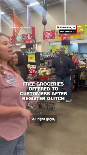 H-E-B Employee Gives Free Groceries During Register Glitch