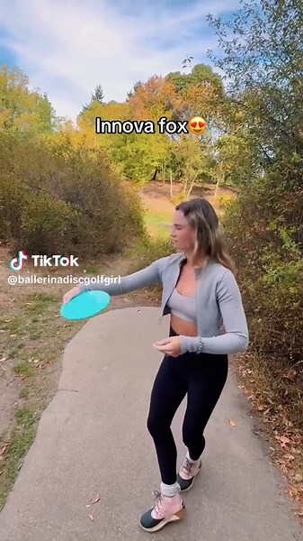 I barely even threw it and it’s park 🔥 #discgolfgirls #frisbeegolf #discgolfgirl #innovadiscs