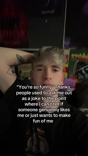 Exploring Book Culture and Humor in Daily Life