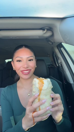 CHIPOTLE FULL EATING VIDEO!! ❤️🌯 HOW MANY BITES TO FINISH?!😝are you a red or green salsa? #chipotle #chipotlemukbang #burrito #mukbang #asmreating #eatingshow #foodie | Keila Pacheco