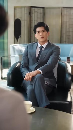 402K views · 4.5K reactions | She escaped for five years and just wanted to draw a clear line with their brothers and have nothing to do with them, but the unruly younger brother was entangled and fought and grabbed, and he pressed him to love him step by step to the point of madness: Don't like my brother, love me so sweetly or not Title: Sniffing green plums 嗅青梅 Male protagonist: Li Zhuoyang 李卓楊 Heroine: Zhang Jinyi 張晉宜 | CKzone | Facebook