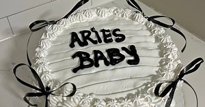 Walmart took this woman’s cake order way too literally and the result is hilarious