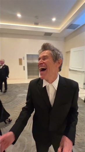 one of my most awkward moments of all time…. @Golden Globes 2024 😭😭😭😂