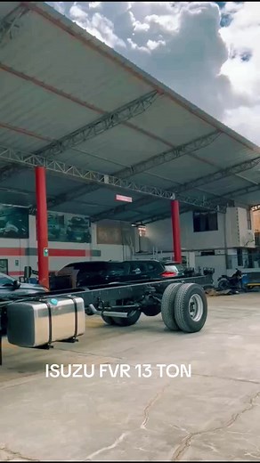 Isuzu FVR 13 Toneladas: ¡Fuerza y Rendimiento para Emprendedores!