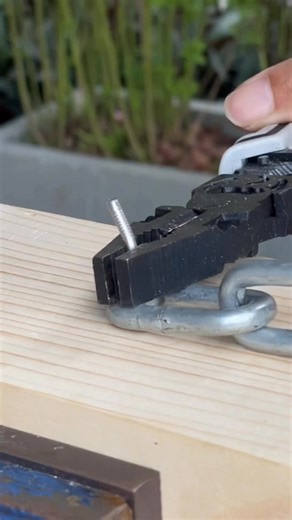 Remember this simple technique to attach a chain to wood. #diy | Tuan CT