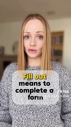 Fill up → make something full Fill out → complete a form #learnenglish #esl #phrasalverbs #englishteacher #speakenglish